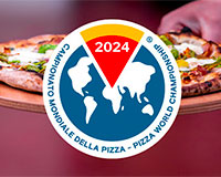 Nel 2024 la pizza  donna e giovane